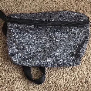 NWOT Lululemon Go Lightly Bag